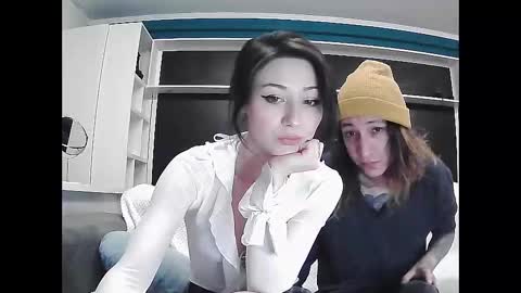 Snapshot of sapphirevelvet chatting on April 13, 8:47 pm sapphirevelvet online show from April 13, 8:47 pm