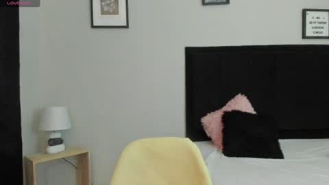Snapshot of sara_b11 chatting on July 9, 6:45 pm sara_b11 online show from July 9, 6:45 pm