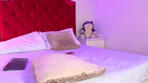  SARA online show from November 15, 11:40 am