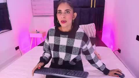 Snapshot of sara_cook chatting on April 27, 11:52 am Sara Cook online show from April 27, 11:52 am
