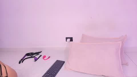 Snapshot of sara_cook chatting on May 13, 11:51 am Sara Cook online show from May 13, 11:51 am