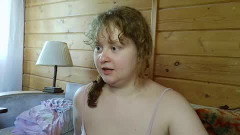 Snapshot of sara_del_sun chatting on May 18, 10:10 am Sara online show from May 18, 10:10 am