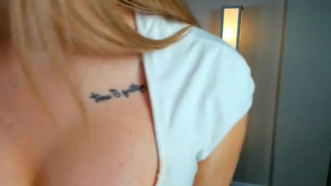 sara_fest online show from February 7, 2:04 pm