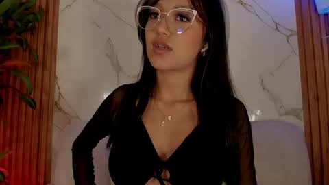 Snapshot of sara_gwen chatting on June 24, 2:10 am S A R A online show from June 24, 2:10 am