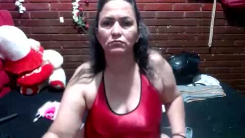 Snapshot of sara_love43 chatting on May 6, 6:41 am Sara love online show from May 6, 6:41 am