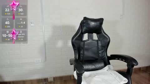 Snapshot of sara_love_1 chatting on April 21, 2:37 am Sara Love online show from April 21, 2:37 am