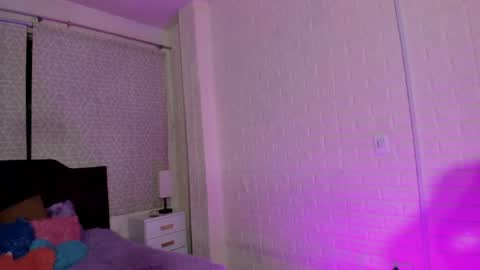 Snapshot of sara_love_1 chatting on April 29, 2:59 am Sara Love online show from April 29, 2:59 am
