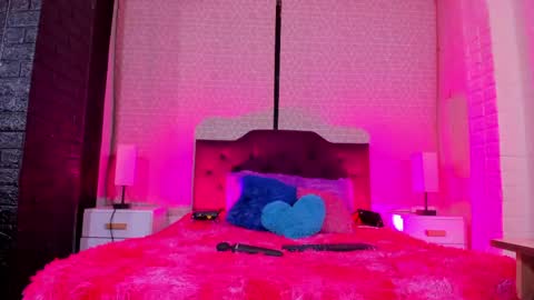 Snapshot of sara_love_1 chatting on May 21, 2:07 am Sara Love online show from May 21, 2:07 am