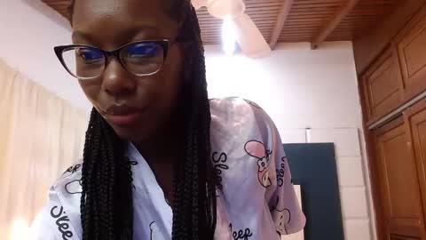 S A R A online show from December 5, 11:19 am