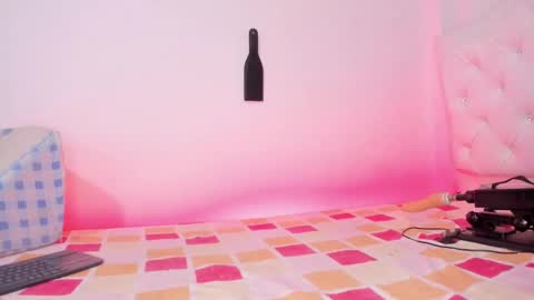 Snapshot of sara_martin_ chatting on February 20, 8:14 pm sara online show from February 20, 8:14 pm