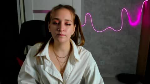 Snapshot of sara_rossse chatting on May 21, 1:40 pm Sara online show from May 21, 1:40 pm