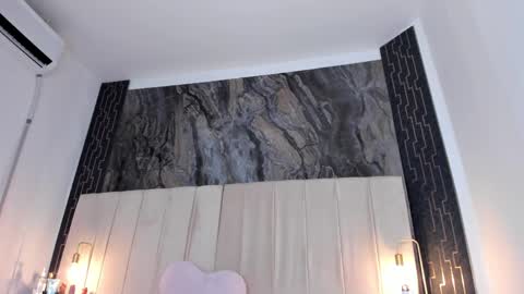 sara online show from April 17, 8:28 am