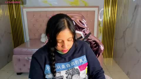 Snapshot of sara_tellez_s chatting on June 9, 3:18 am Sara T. online show from June 9, 3:18 am