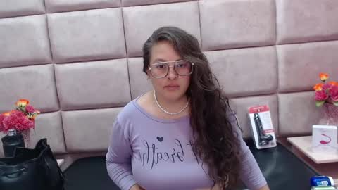 Snapshot of sara_thonson_ chatting on February 9, 3:00 am sara_thonson_ online show from February 9, 3:00 am