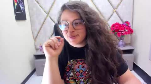 Snapshot of sara_thonson_ chatting on May 5, 3:36 am sara_thonson_ online show from May 5, 3:36 am