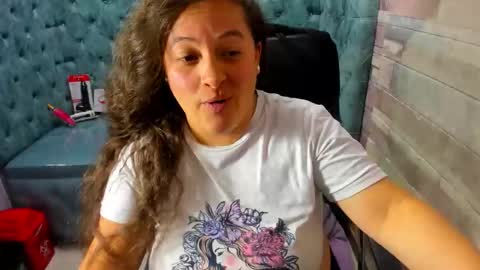 Snapshot of sara_thonson_ chatting on June 2, 3:52 am sara_thonson_ online show from June 2, 3:52 am