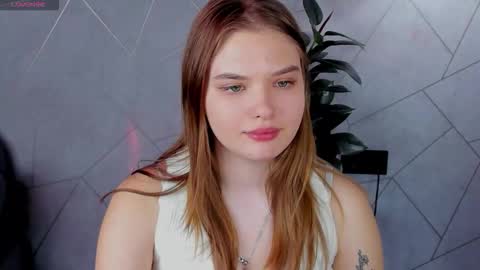 Snapshot of saraa_broown chatting on March 2, 7:15 am Sara online show from March 2, 7:15 am