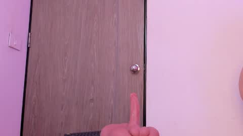 Sara  online show from April 14, 7:09 pm