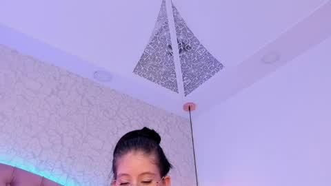 Snapshot of saraa_joness_ chatting on June 1, 7:26 pm Sara online show from June 1, 7:26 pm