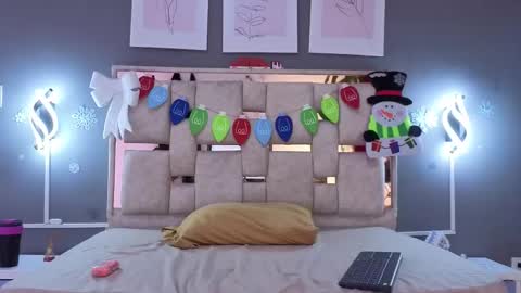 sara online show from December 4, 3:05 am