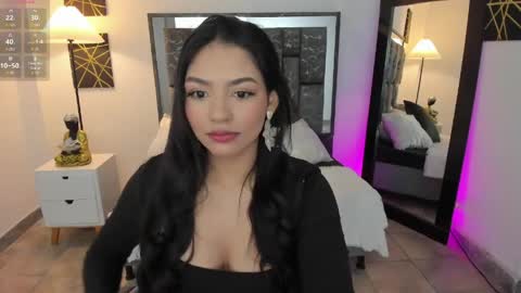 Snapshot of saraa_stormy chatting on May 9, 10:09 am saraa_stormy online show from May 9, 10:09 am