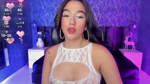 Snapshot of saraamills chatting on July 2, 3:23 am Sara online show from July 2, 3:23 am