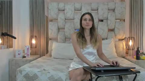 Snapshot of saraandjhony chatting on January 4, 4:43 pm saraANDyoni online show from January 4, 4:43 pm