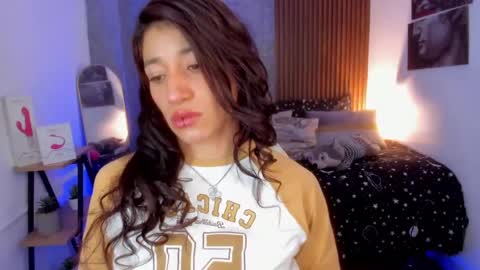 Snapshot of saraandsofi02 chatting on December 14, 8:45 am sofia gomez420 online show from December 14, 8:45 am