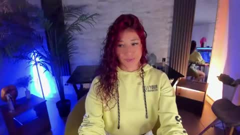 Snapshot of saraandsofi02 chatting on February 26, 1:53 am sofia gomez420 online show from February 26, 1:53 am