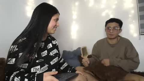 Snapshot of saraandthomas chatting on December 13, 11:28 pm sara and thomas online show from December 13, 11:28 pm