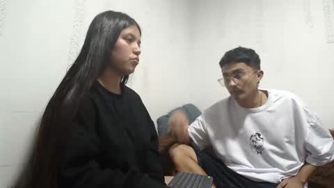 Snapshot of saraandthomas chatting on January 9, 2:01 am sara and thomas online show from January 9, 2:01 am