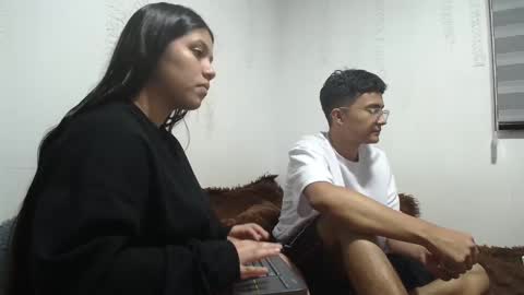 Snapshot of saraandthomas chatting on January 9, 5:55 am sara and thomas online show from January 9, 5:55 am