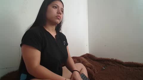 Snapshot of saraandthomas chatting on January 18, 10:17 pm sara and thomas online show from January 18, 10:17 pm