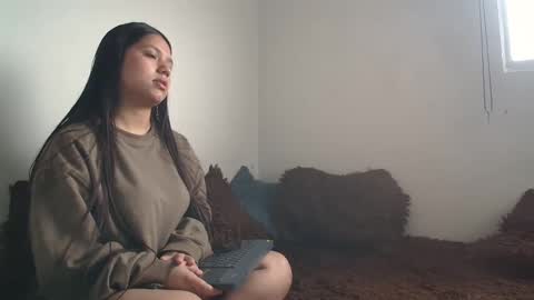 Snapshot of saraandthomas chatting on February 13, 10:00 pm sara and thomas online show from February 13, 10:00 pm