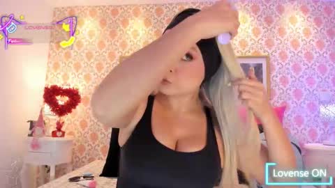 SaraAvila  online show from January 31, 9:57 pm