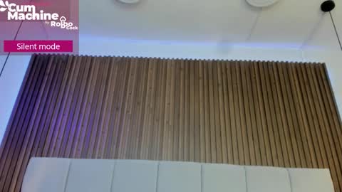   online show from March 5, 10:33 am