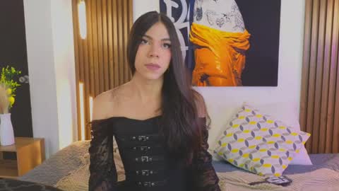 Snapshot of saracutie_ chatting on April 22, 7:48 pm Sara online show from April 22, 7:48 pm