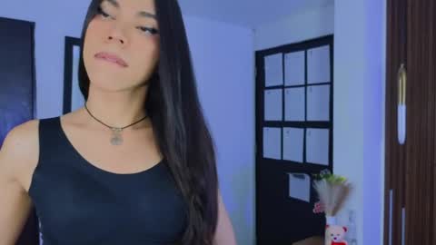Snapshot of saracutie_ chatting on May 14, 7:53 pm Sara online show from May 14, 7:53 pm