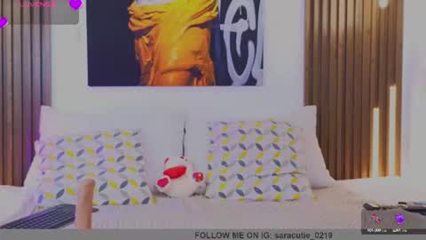 Snapshot of saracutie_ chatting on June 10, 7:46 pm Sara online show from June 10, 7:46 pm