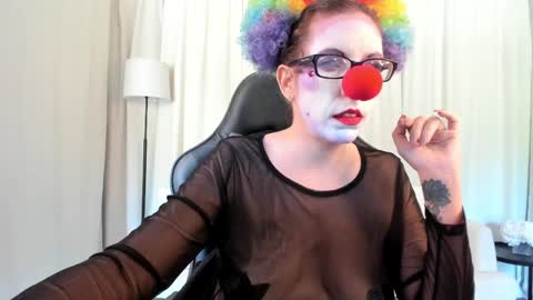 Snapshot of saradesirexo chatting on May 8, 12:54 pm Sara Desire online show from May 8, 12:54 pm