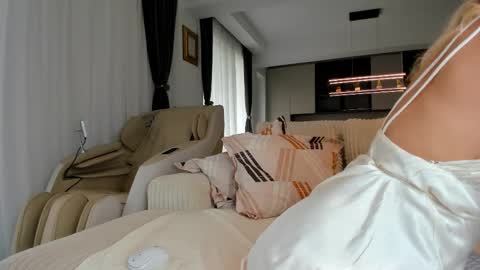 saradiamond01 online show from October 12, 10:14 am