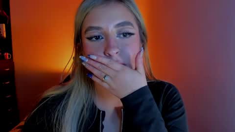 saradiazxxx online show from March 29, 8:25 am