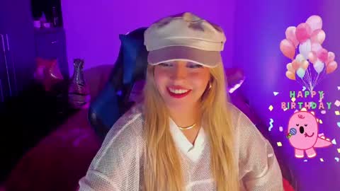 Snapshot of saradiazxxx chatting on May 7, 8:09 am saradiazxxx online show from May 7, 8:09 am