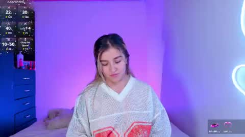 Snapshot of saradiazxxx chatting on July 6, 7:38 am saradiazxxx online show from July 6, 7:38 am