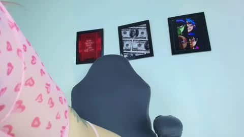 Snapshot of saraevil chatting on June 19, 5:12 am Sara online show from June 19, 5:12 am