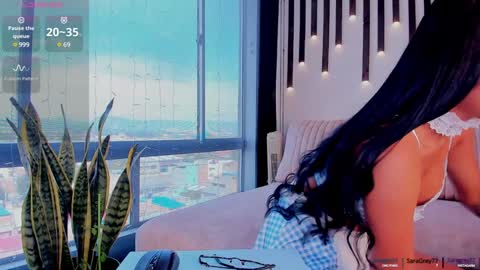 Snapshot of saragrey31 chatting on December 13, 2:49 pm Sara Grey online show from December 13, 2:49 pm