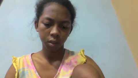 Snapshot of sarah146341 chatting on April 22, 6:53 pm sarah146341 online show from April 22, 6:53 pm