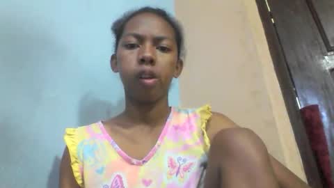 Snapshot of sarah146341 chatting on April 23, 10:58 am sarah146341 online show from April 23, 10:58 am