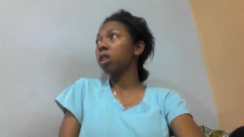 Snapshot of sarah146341 chatting on May 2, 6:18 am sarah146341 online show from May 2, 6:18 am