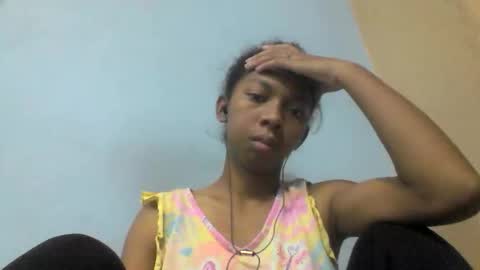 Snapshot of sarah146341 chatting on May 3, 7:25 am sarah146341 online show from May 3, 7:25 am